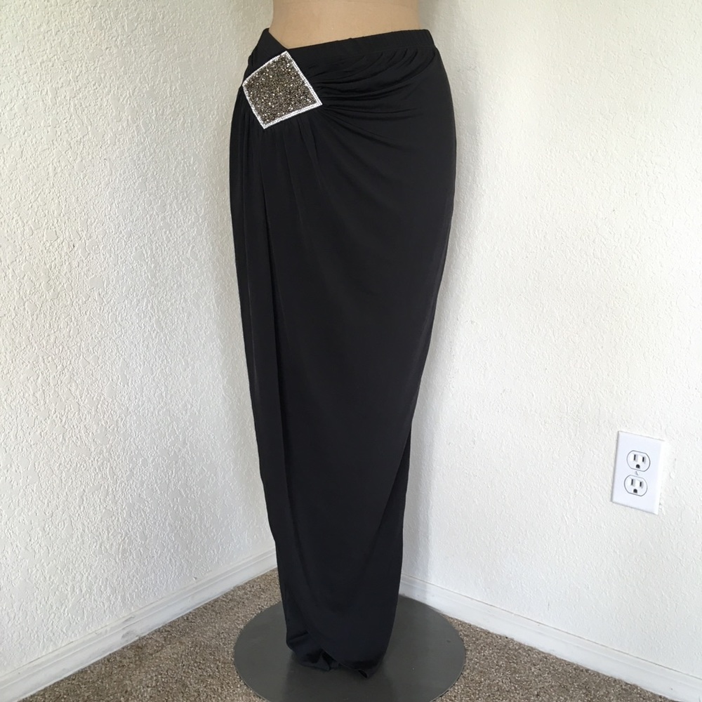 NEVER WORN VENUS Skirt